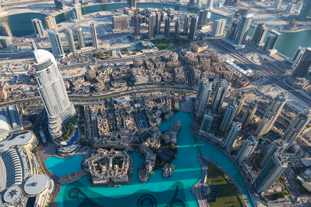 Discover Dubai’s transport options—metro, taxis, cars, and parking. Get tips to commute smartly and avoid costly mistakes.